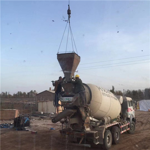 长寿区“精准瞄准”—— 吊车的 “定位导航” 技术